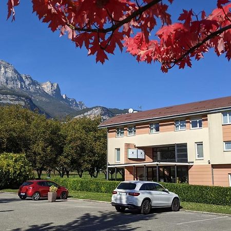 Le Domaine Des Fontaines - Hotel & Petit Dejeuner Bernin Buitenkant foto
