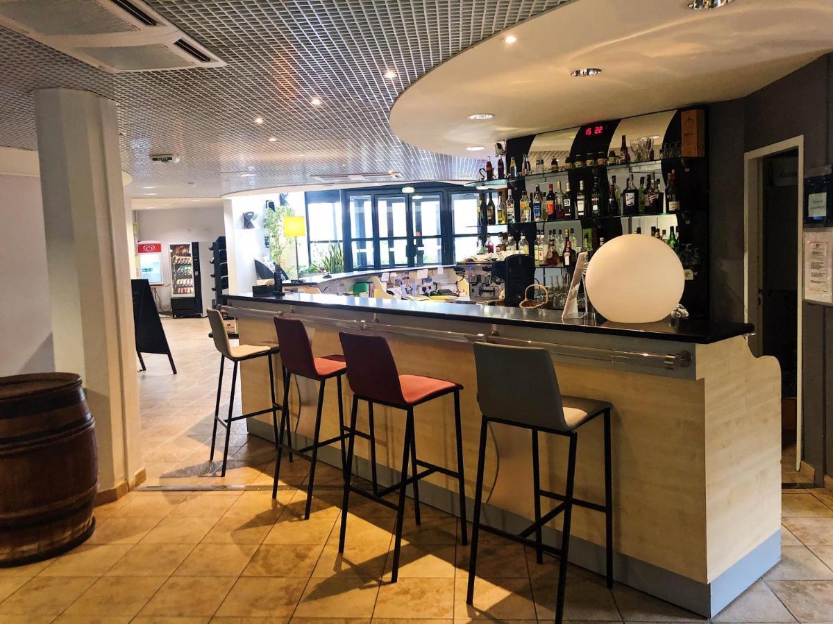 Le Domaine Des Fontaines - Hotel & Petit Dejeuner Bernin Buitenkant foto